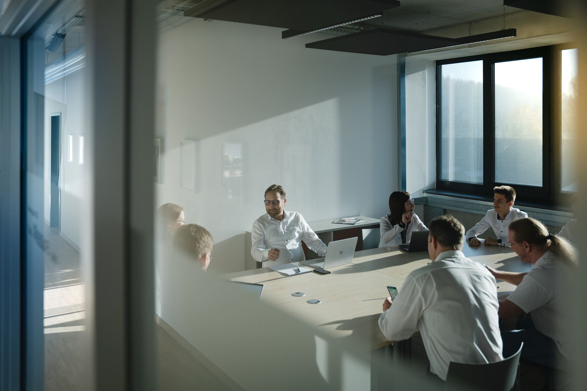 Besprechung im LEANIO Büro